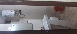 Bathroom in 1 BHK Apartment at Sarita Vihar – for Rent