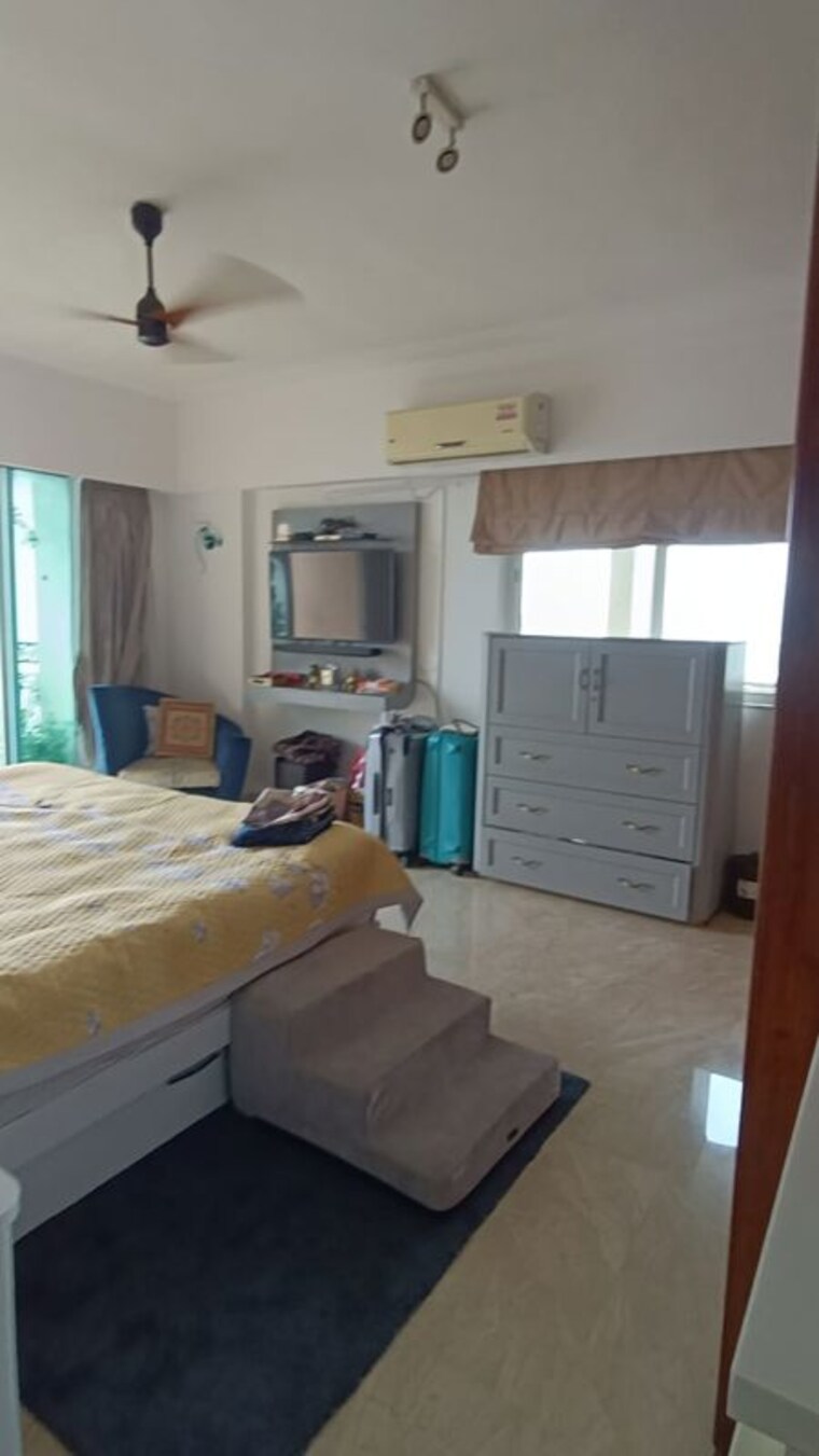 Living Room, hiranandani-gardens-tivoli 4 Bedroom 4500 Sq.Ft. Apartment In Powai Mumbai 10452405
