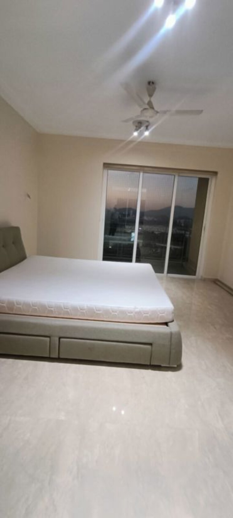 Bedroom, hiranandani-gardens-tivoli 4 Bedroom 4575 Sq.Ft. Apartment In Powai Mumbai 10452423