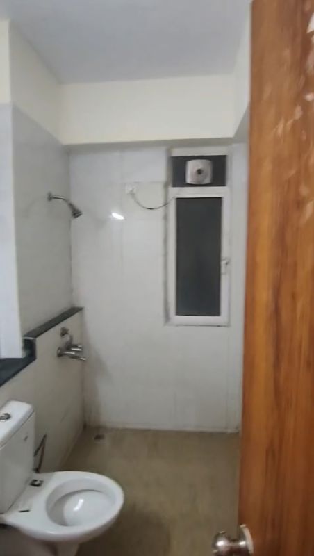 3 BHK + Pooja Room,Servant Room,Basement 1650 Sq.Ft. Builder Floor in Jaypee Kensington Park Apartments