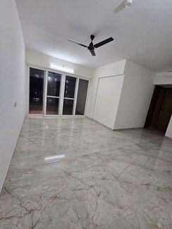 2 BHK + Pooja Room,Servant Room,Study Room,Extra Room,Basement,Store Room Apartment For Rent in Majestique Marbella Phase 1