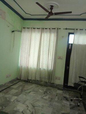 3 BHK Builder Floor For Rent in Sector 10