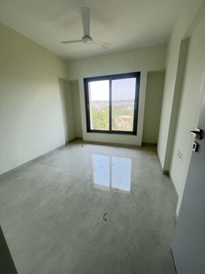 Room in 2 BHK Apartment at Kamgar Putala Vasahat – for Rent