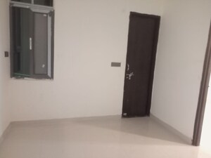 Room in 1 RK Apartment at Sarin Farm CHS, Habibpur – for Rent