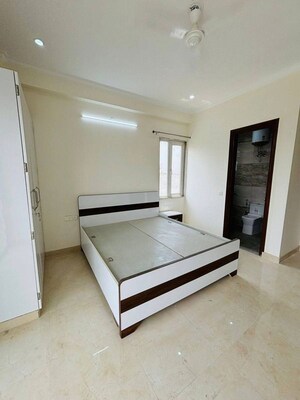 Room in 2 BHK Apartment at Signature Global Prime, Sector 63a – for Sale