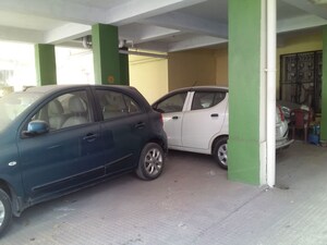 Parking in 2 BHK Apartment at Dum Dum – for Rent