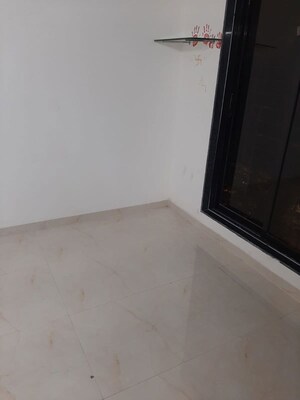 Room in 1 BHK Apartment at Parel – for Rent