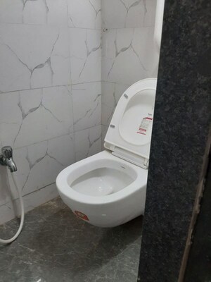 Bathroom in 1 BHK Apartment at Parel – for Rent