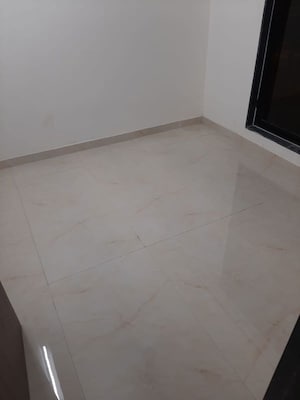 Room in 1 BHK Apartment at Parel – for Rent