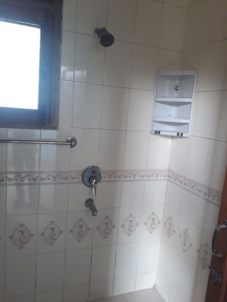 Bathroom, penta-homes 2 Bedroom 1050 Sq.Ft. Apartment In Vip Road Zirakpur 10452577