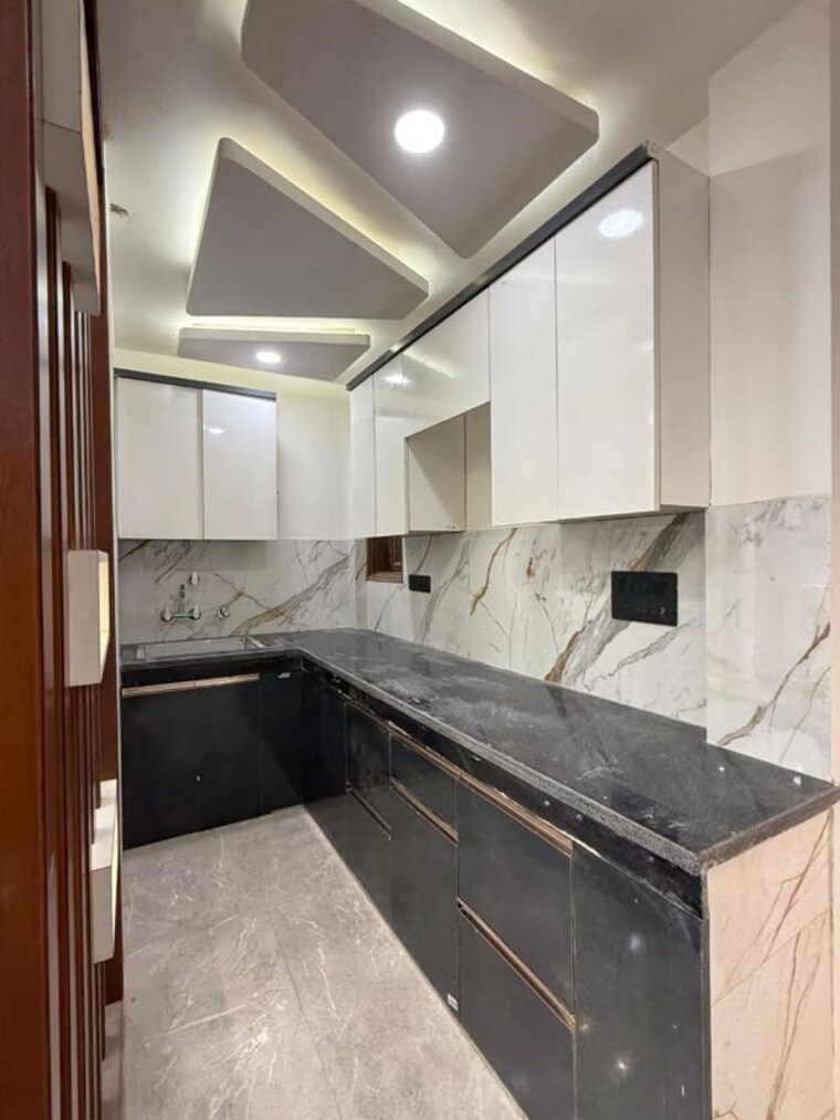 Kitchen, govindpuri 3 Bedroom 900 Sq.Ft. Builder Floor In Govindpuri Delhi 10452597