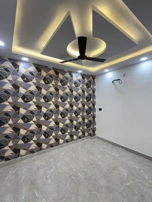 Bedroom in 3 BHK Builder Floor at Govindpuri – for Rent
