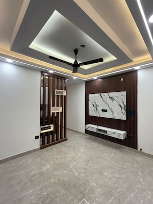 Hall in 3 BHK Builder Floor at Govindpuri – for Rent