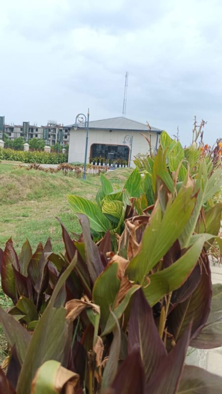 Garden, ved vyas puri phase 1  300 Sq.Yd. Plot In Ved Vyas Puri  Phase 1 Meerut 10452593