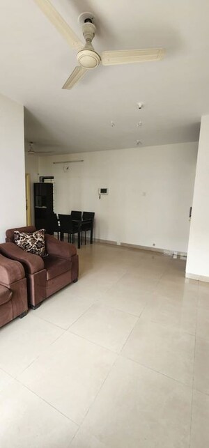 Room in 2 BHK Apartment at Kalpataru Splendour, Wakad – for Rent