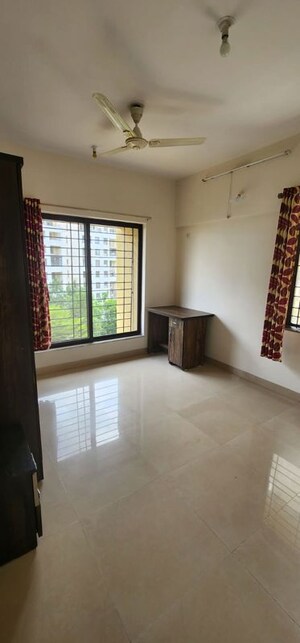 Room in 2 BHK Apartment at Kalpataru Splendour, Wakad – for Rent