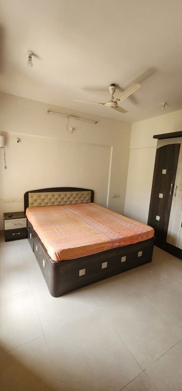 2 BHK 900 Sq.Ft. Apartment in Kalpataru Splendour