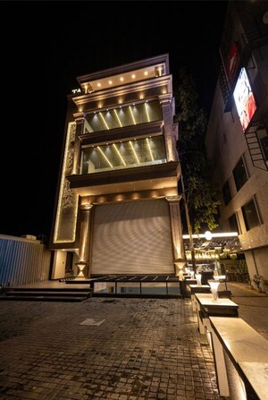  Showroom For Rent in Lalghati