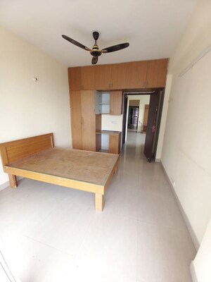 Room in 2 BHK Apartment at ILD Greens, Sector 37c – for Rent