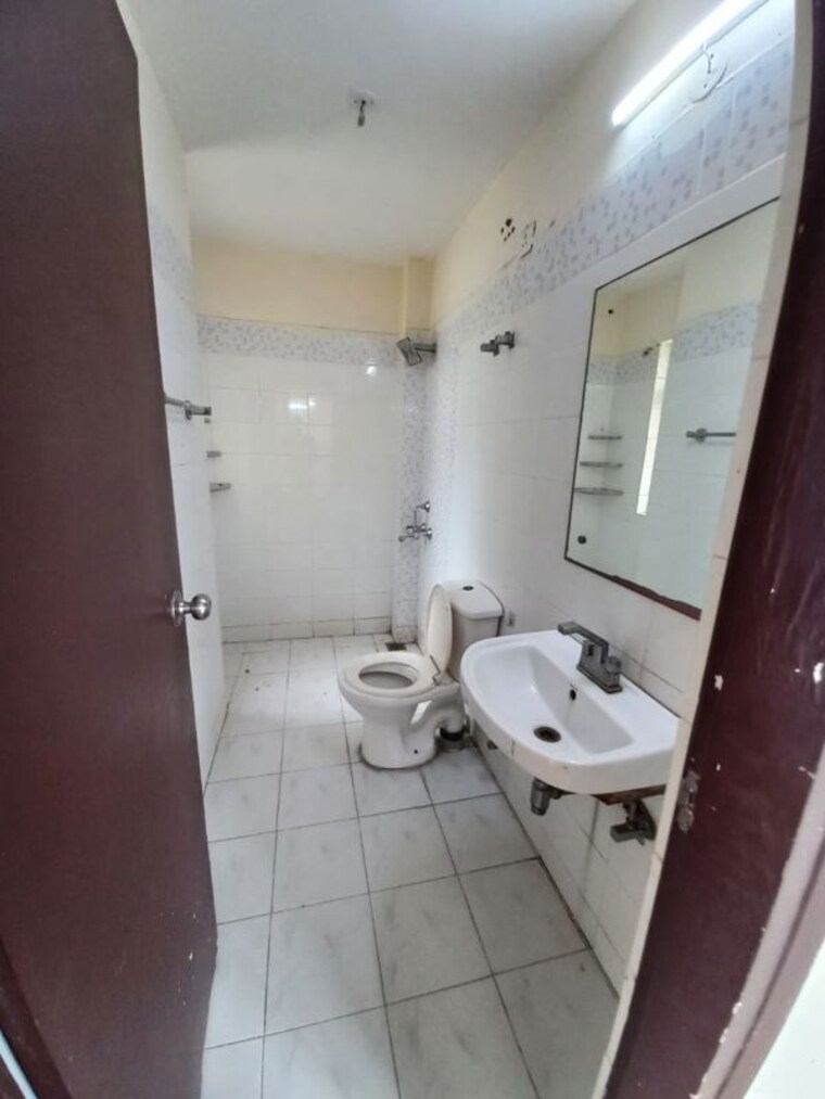 Bathroom, ild-greens 2 Bedroom 1400 Sq.Ft. Apartment In Sector 37c Gurgaon 10452640