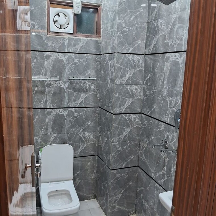 Bathroom, uttam nagar west 2 Bedroom 540 Sq.Ft. Builder Floor In Uttam Nagar West Delhi 10436518