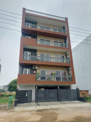 3 BHK Builder Floor – Exterior View View at Ardee City, Sector 52 - for Rent