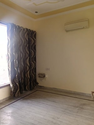 2 BHK Builder Floor For Rent in Sector 10