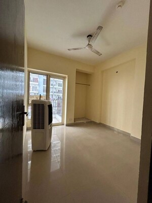 2 BHK Apartment For Rent in Paramount Emotions, Sector 1 Greater Noida