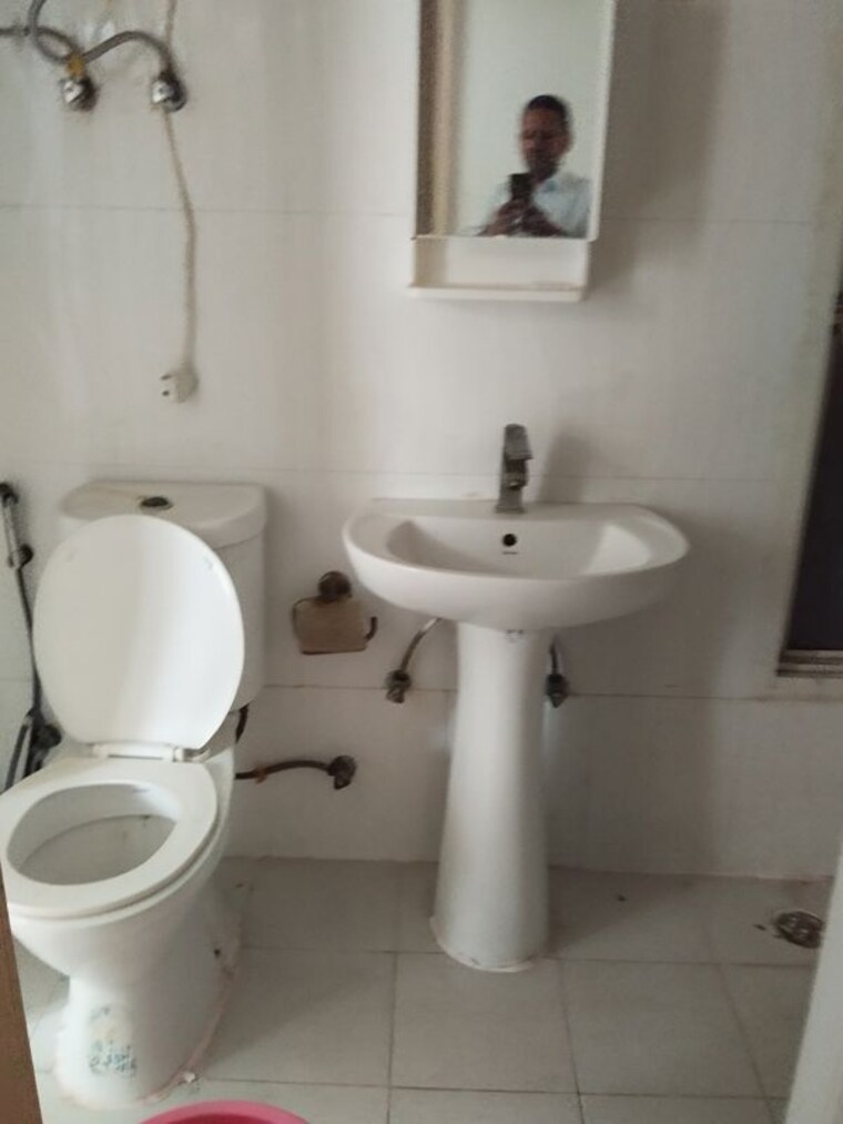 Bathroom, supertech-cape-town 2 Bedroom 1082 Sq.Ft. Apartment In Sector 74 Noida 10452673