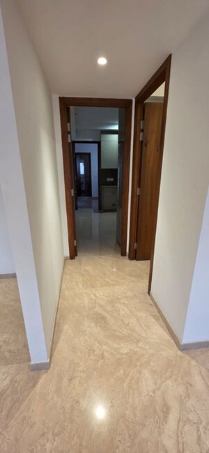 Room in 4 BHK Apartment at Hiranandani Lake Enclave Glendale, Thane West – for Sale