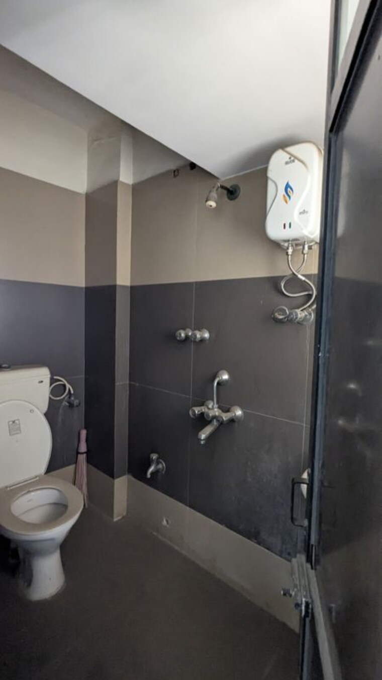 Bathroom, neelyog-monarch 3 Bedroom 1000 Sq.Ft. Apartment In Ghatkopar East Mumbai 10452671
