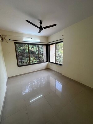 Room in 2 BHK Apartment at Hiranandani Meadows, Manpada – for Sale