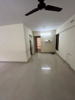 Room in 2 BHK Apartment at Hiranandani Meadows, Manpada – for Sale