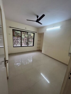 Room in 2 BHK Apartment at Hiranandani Meadows, Manpada – for Sale