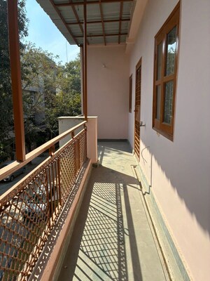 2 BHK Builder Floor For Rent in Naraina