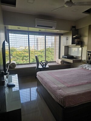 Bedroom in 5 BHK Apartment at Golibar – for Rent