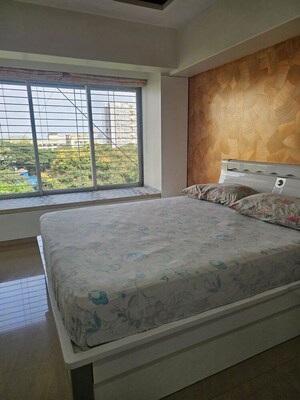 Bedroom in 5 BHK Apartment at Golibar – for Rent