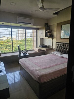 Bedroom in 5 BHK Apartment at Golibar – for Rent
