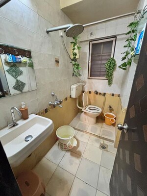 Master Bedroom in 2 BHK Apartment at Bhoomi Park, Malad West – for Rent