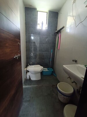 Bathroom in 2 BHK Apartment at Jodhpur – for Rent