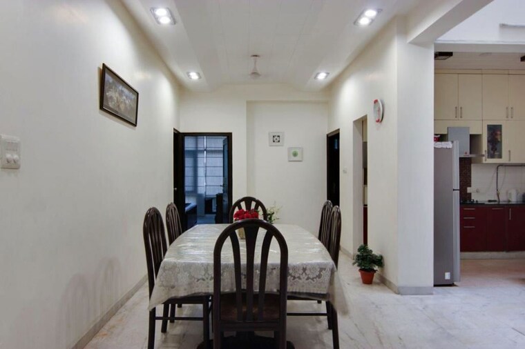 Team Area, sector 55 3.5 Bedroom 2045 Sq.Ft. Independent House In Sector 55 Noida 10452839