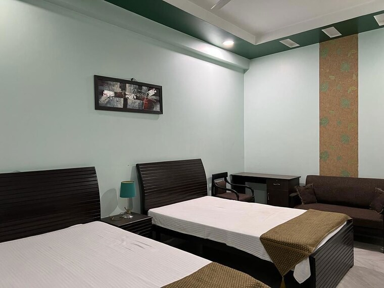 Bedroom, sector 55 3.5 Bedroom 2045 Sq.Ft. Independent House In Sector 55 Noida 10452839