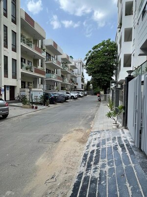 1 BHK Builder Floor – Exterior View View at Dlf Phase iv - for Rent