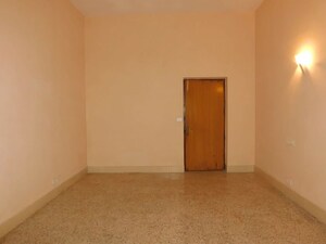 Room in 4 BHK Builder Floor at Vasant Vihar – for Rent