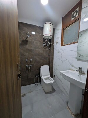 Bathroom in 1 BHK Builder Floor at Saket – for Rent