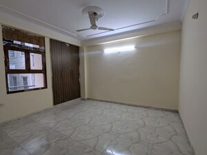 Room in 1 BHK Builder Floor at Saket – for Rent