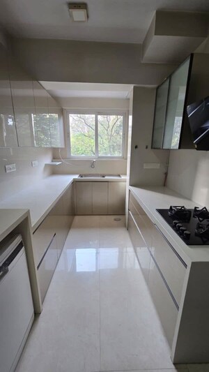 Kitchen in 2.5 BHK Apartment at Hiranandani Meadows, Manpada – for Rent