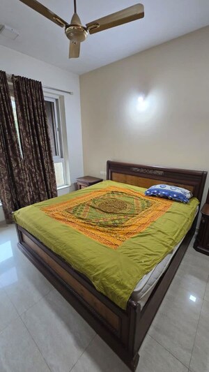 Bedroom in 2.5 BHK Apartment at Hiranandani Meadows, Manpada – for Rent