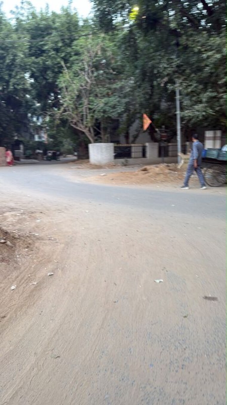  Parking, palam vihar 5 Bedroom 173 Sq.Yd. Independent House In Palam Vihar Gurgaon 10452865