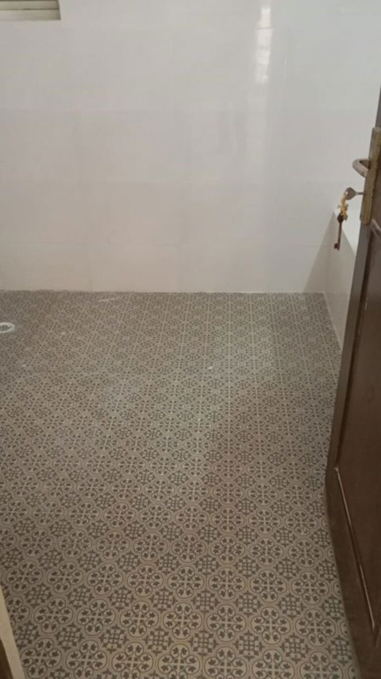 Room, jawahar nagar 3 Bedroom 325 Sq.Yd. Independent House In Jawahar Nagar Delhi 10452874